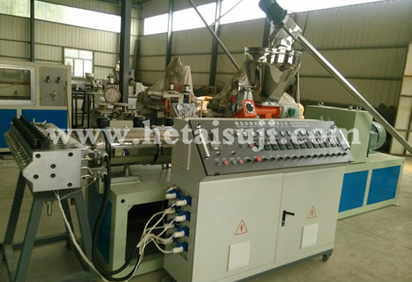 PVC corrugated tile extruder